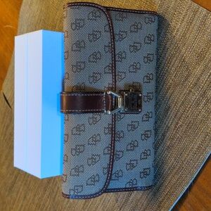 Vintage Dooney & Bourke Wallet